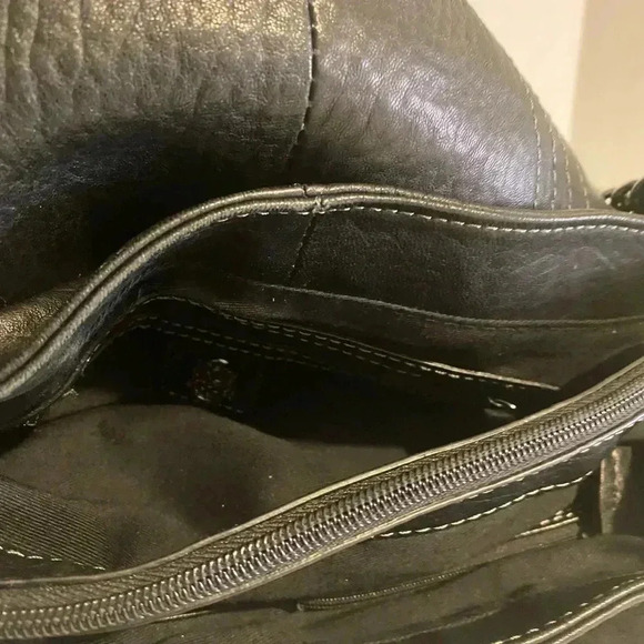 Vince Camuto Black pebbled leather shoulder bag - Picture 13 of 16